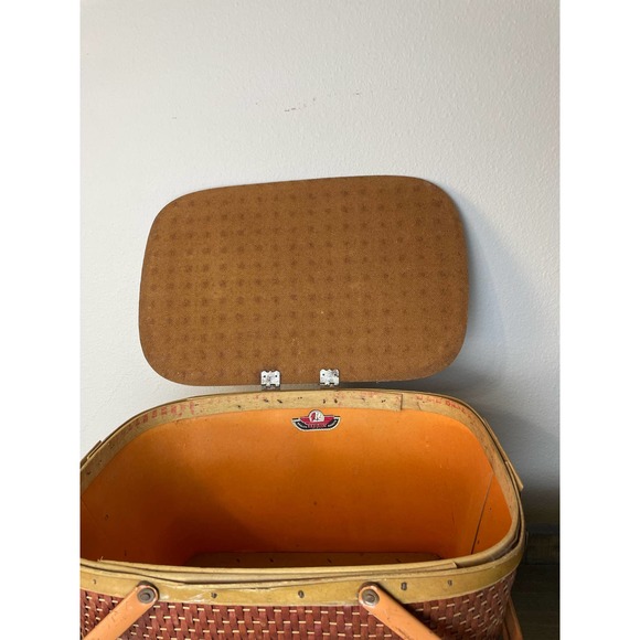 Vintage Redmon Wicker Picnic Basket - Beautiful Cranberry Red - Picture 7 of 11